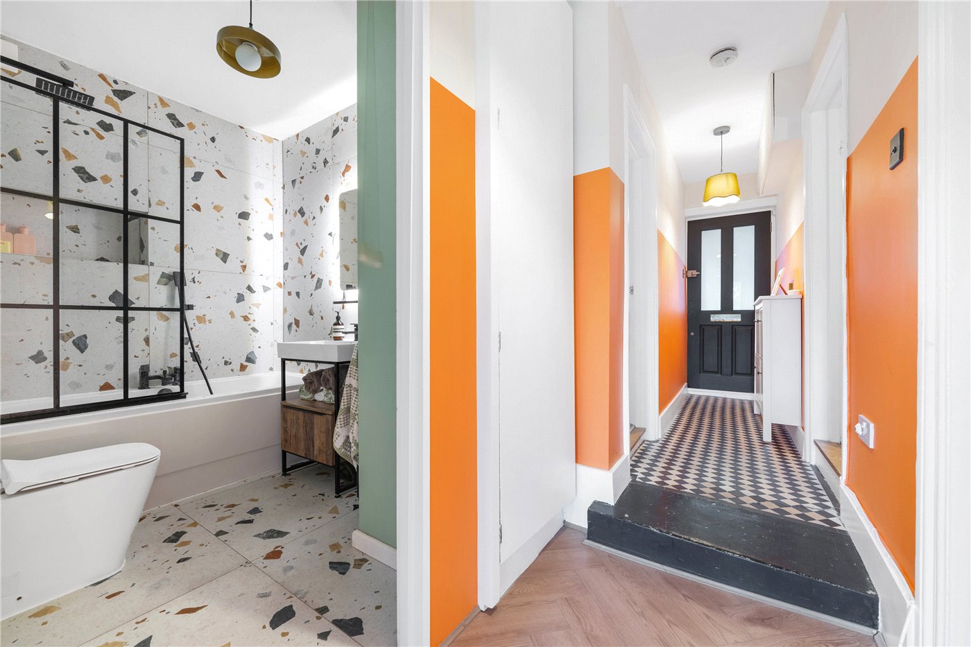 Bathroom/Hallway